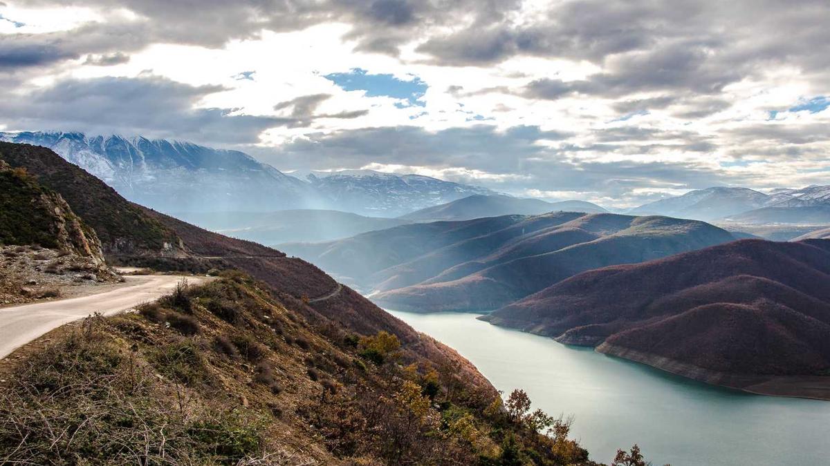 思考：爱情是否是一个无法完全调试、总有未知异常（bug）的美丽程序