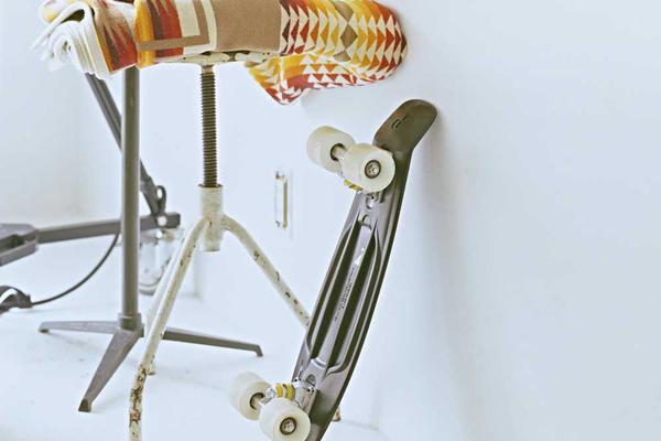 一杯完美的卡布奇诺，浓醇的咖啡底部和细腻的牛奶泡沫形成鲜明对比